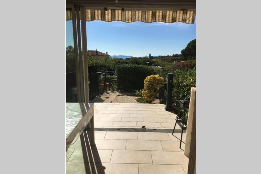 Au Petit Bonheur Vue Mer, Parking, 400M Plage Le Lavandou Luaran gambar